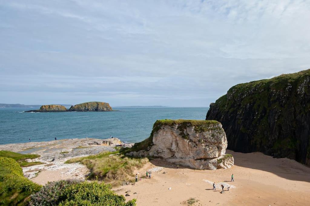 Causeway Coast Sea Front Apartment - Ballycastle Eksteriør billede